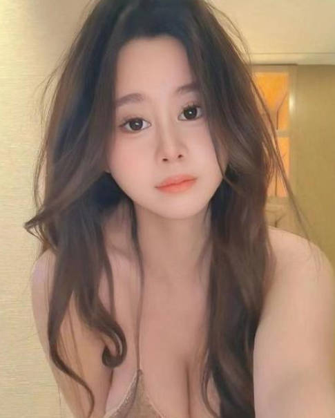 清纯颜值大奶月月