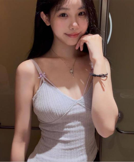 体验白虎骚妹婷婷大保健