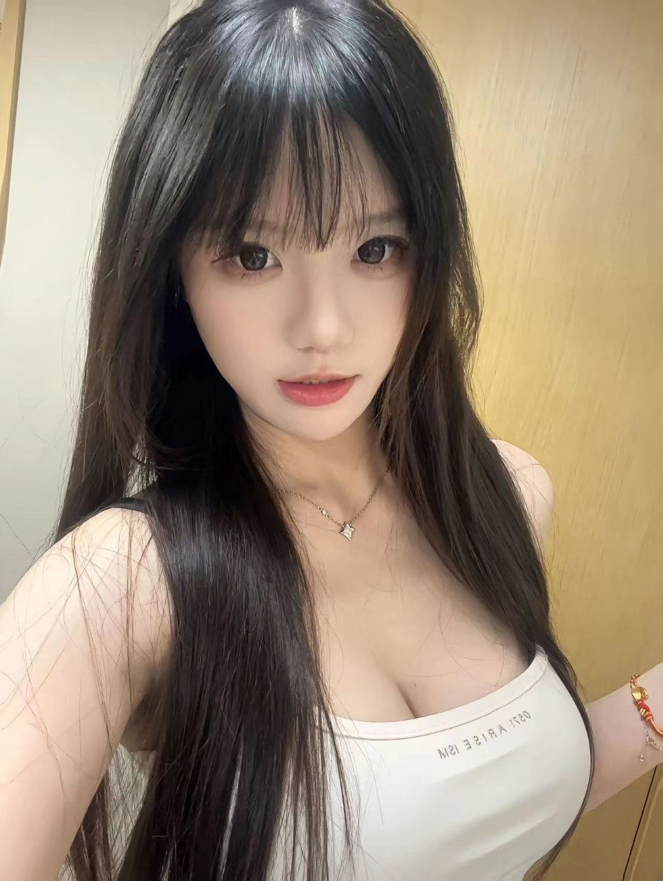 极品高颜值妹子，大奶粉穴水多多