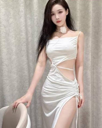 前凸后翘颜值萱萱按摩