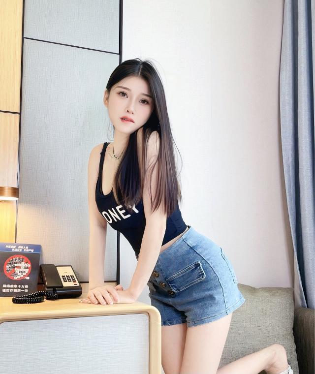 闵行新人大胸妹