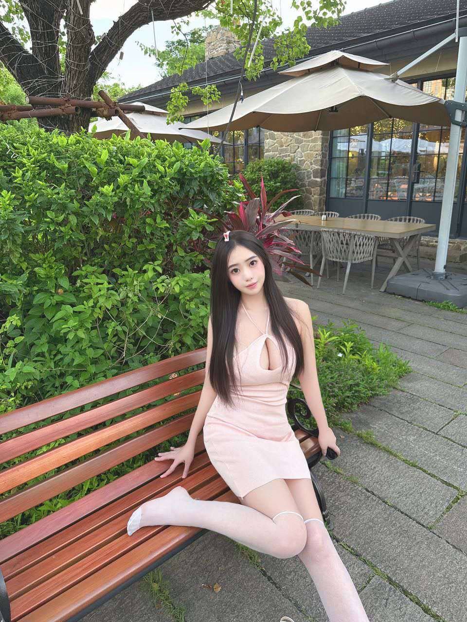 胸大白嫩颜值老师