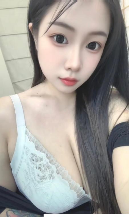 性感大胸小骚货