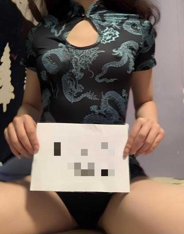 性感长腿小嫩妹