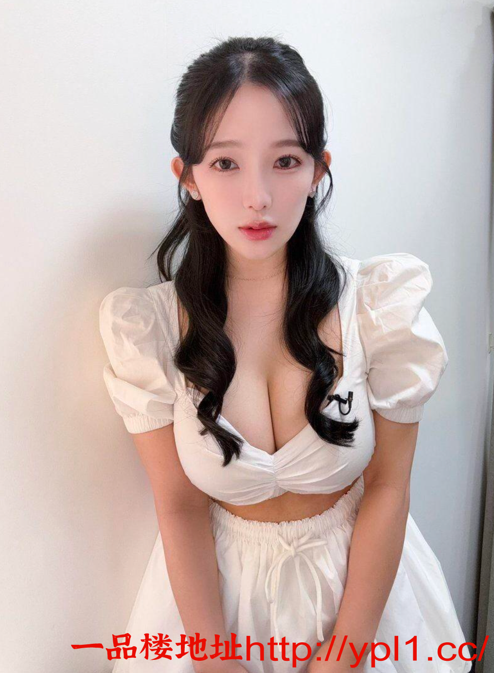 小迷妹天然巨乳，粉嫩汁多让你尽情蹂躏