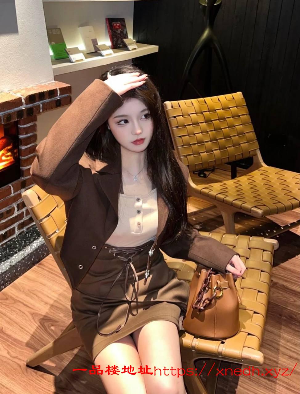 歌舞团学院小美女兼职