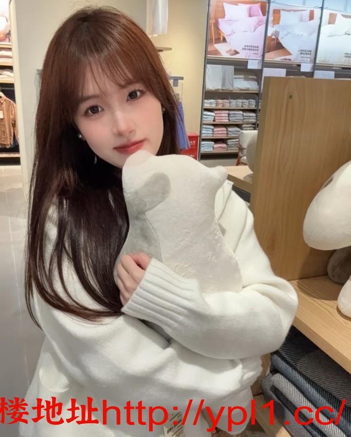 前凸后翘妩媚多姿炮架子小骚逼性欲强