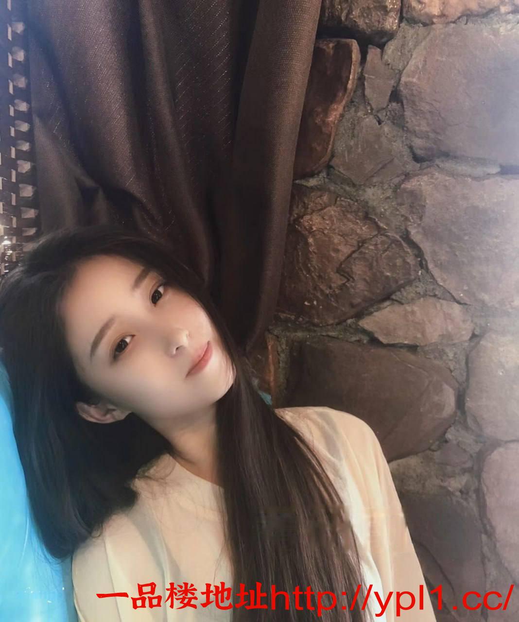 推荐上海高颜值骚妹 完美身材激情呻吟小妖精(可外出)