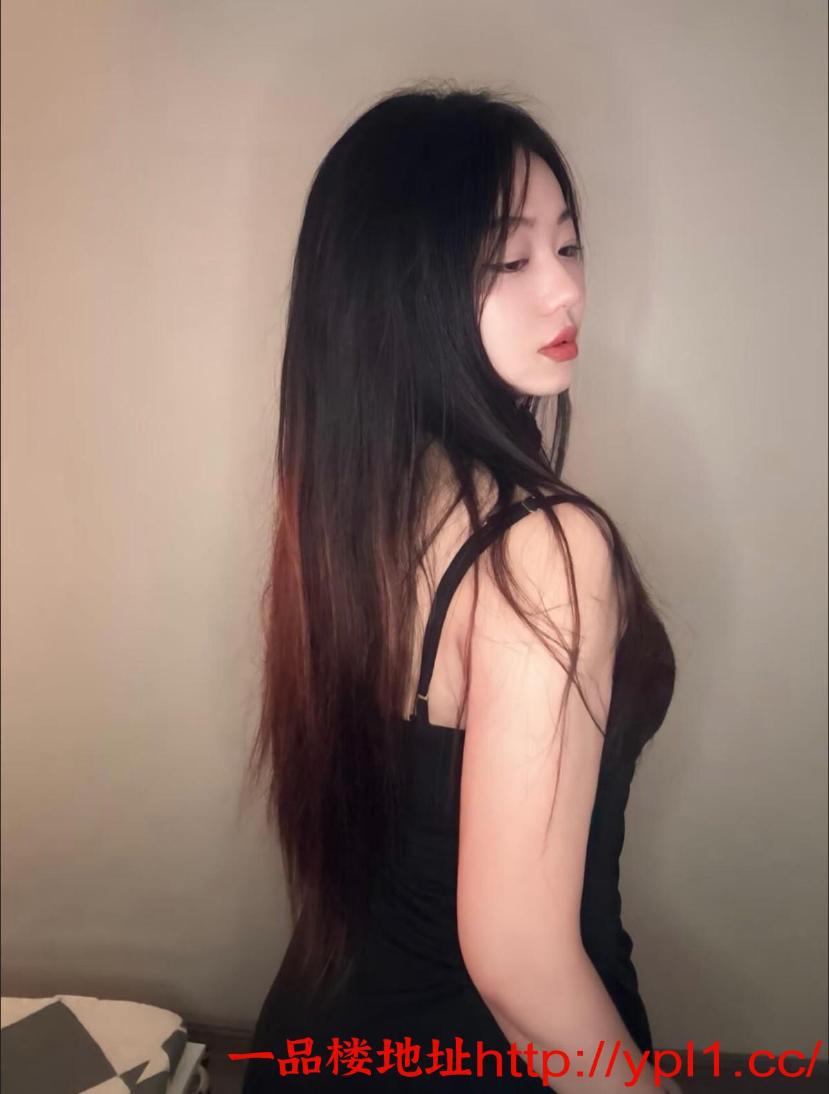 嫩妹皮肤白皙粉嫩易高潮