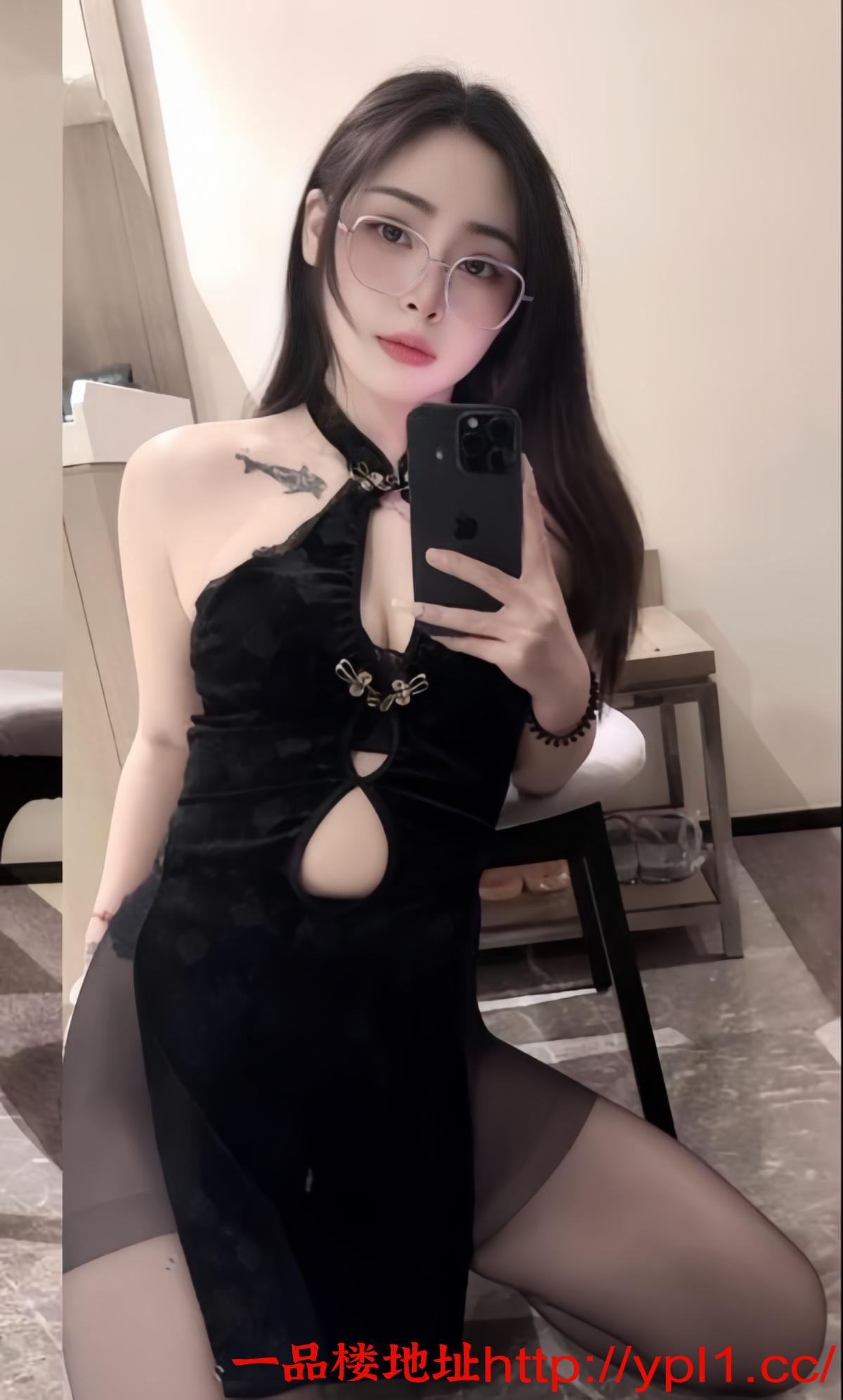 市前凸后翘妩媚小骚货