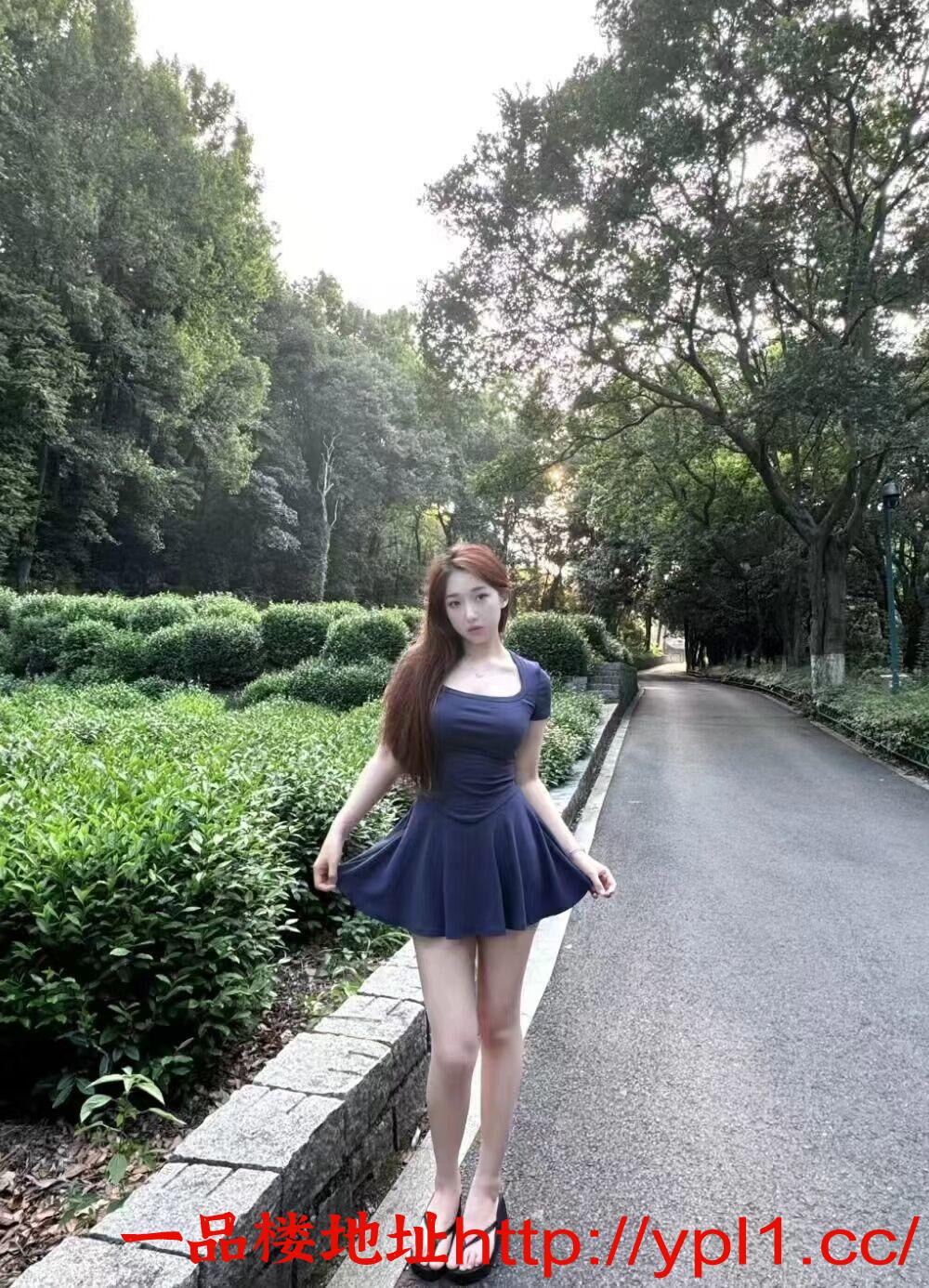 粉嫩蝴蝶逼会喷水淫水泛滥