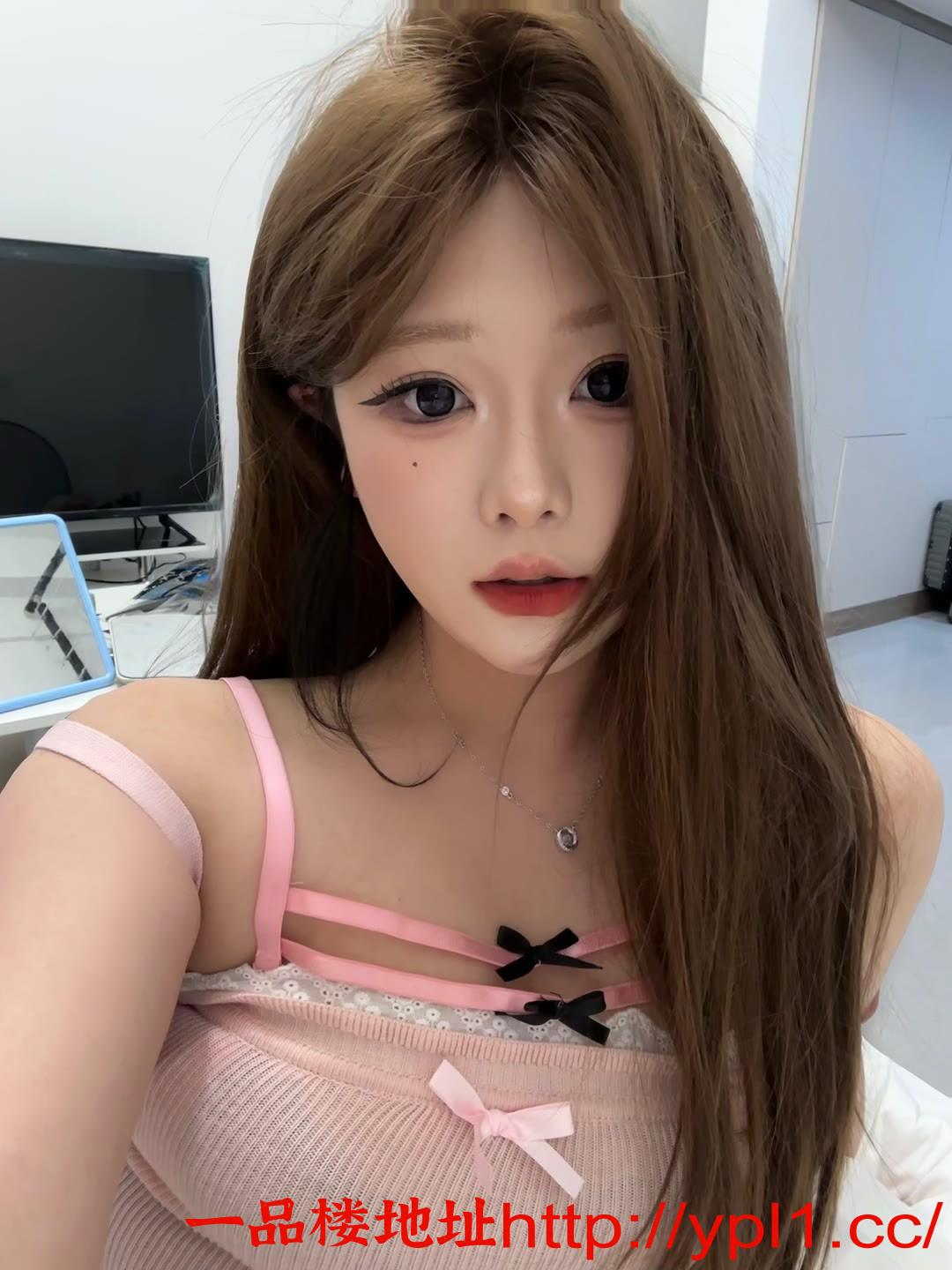 兰山肤白貌美的小骚货