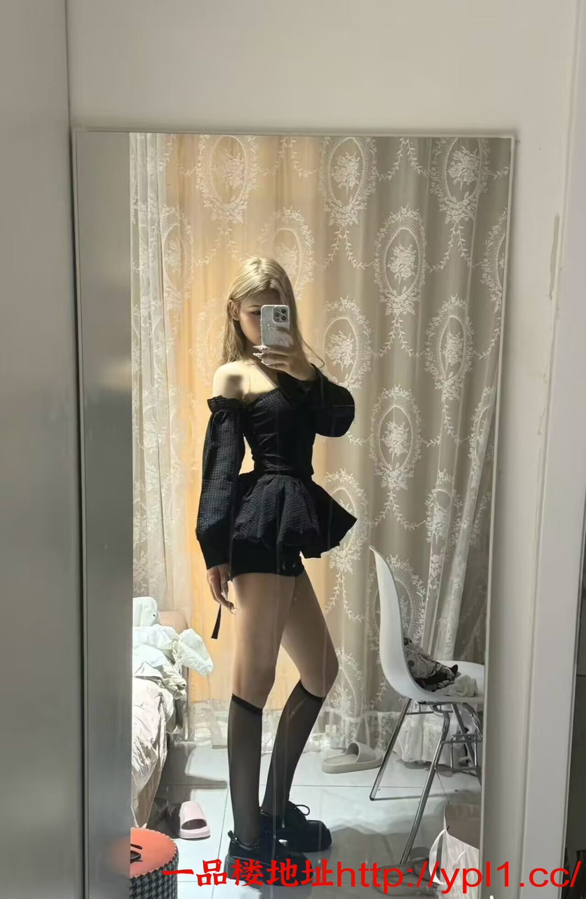 小骚货那粉嫩的小穴