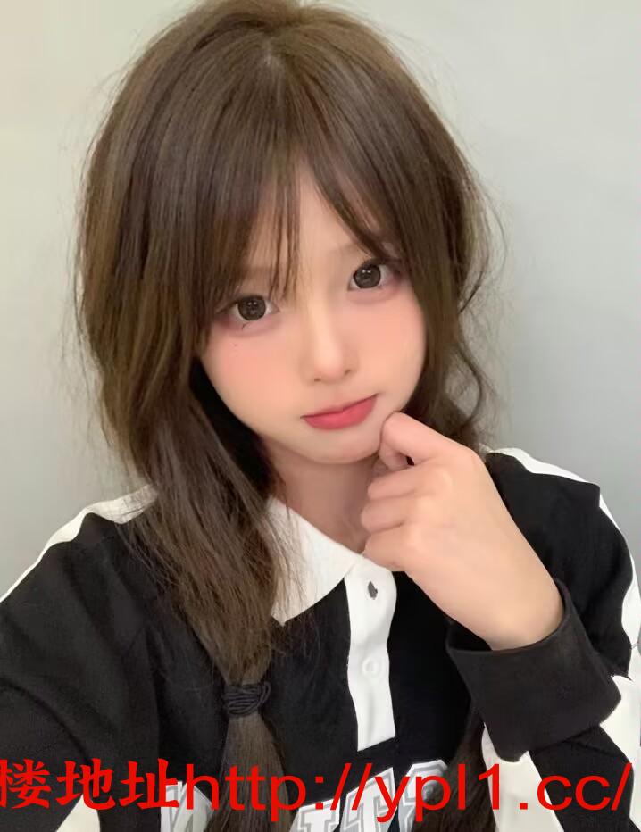 小骚逼很满足粉嫩鲍鱼紧致感超强