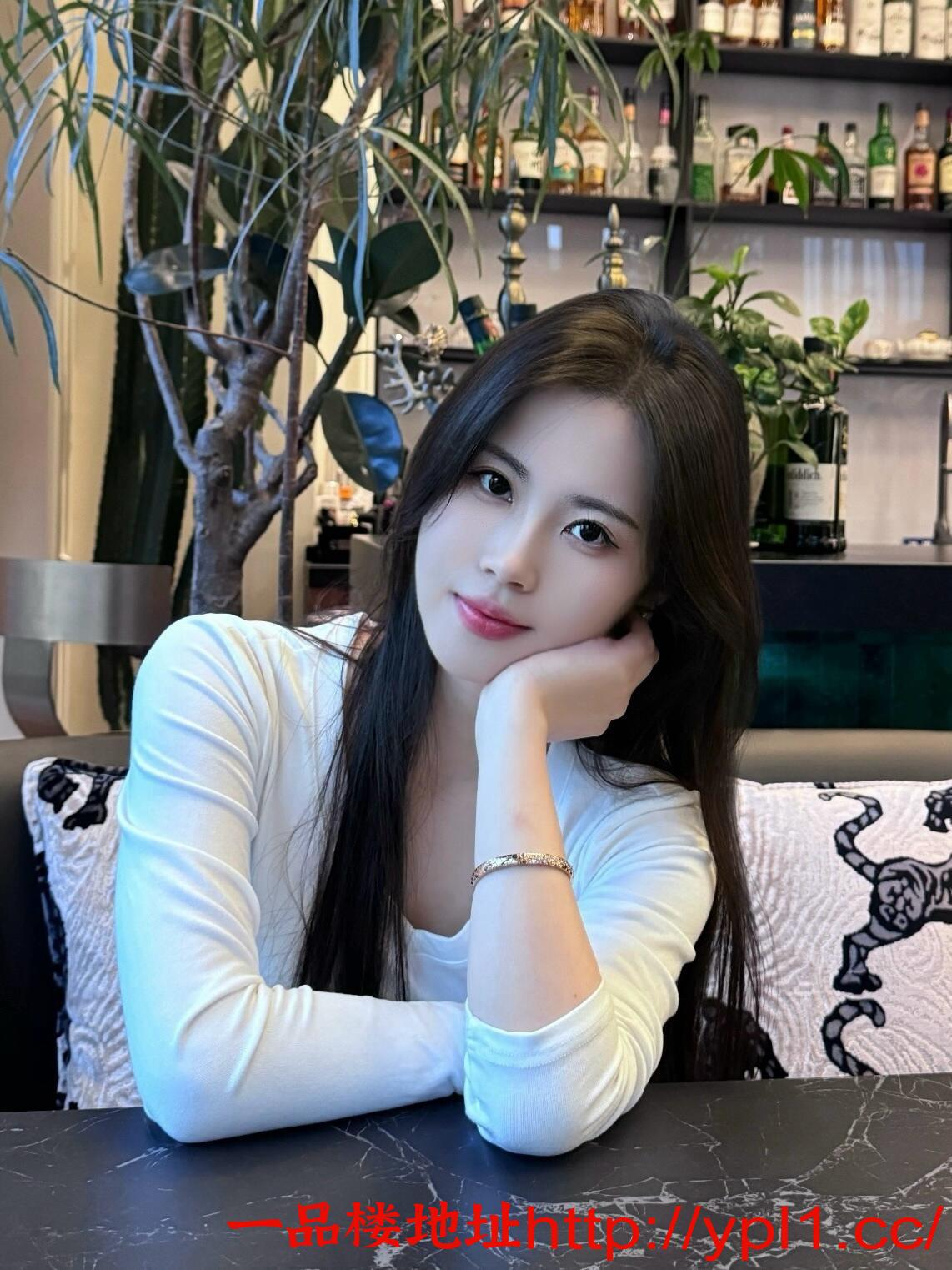 粉鲍嫩妹淫水多操起来特别爽