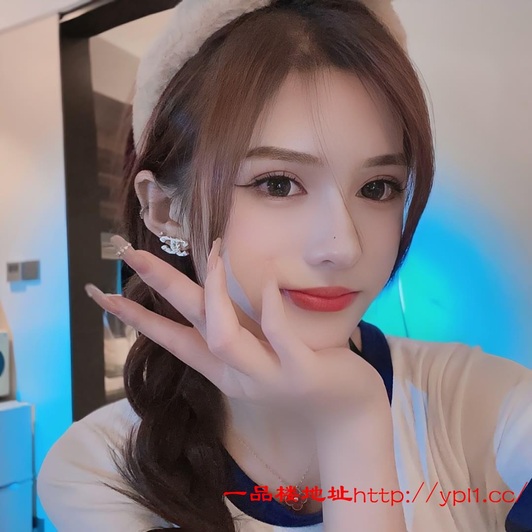 性感苗条大奶妹