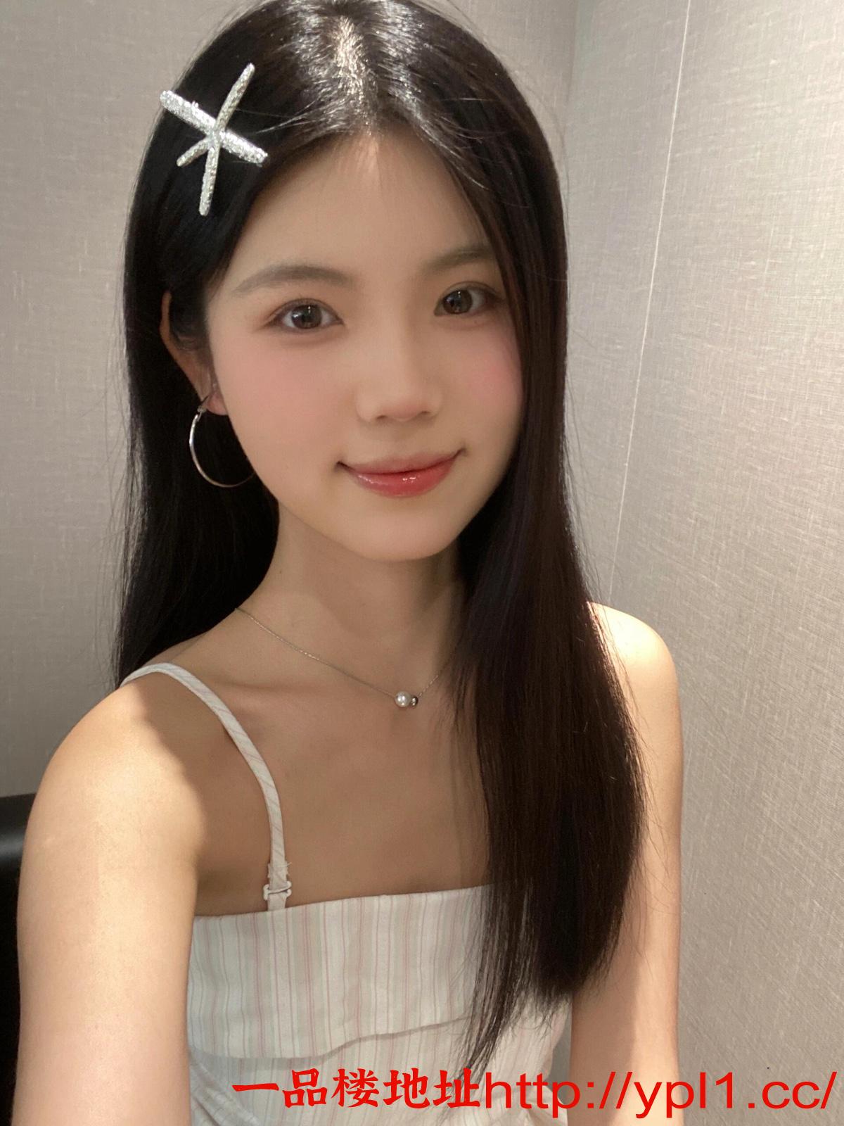 区高颜身材丰满的嫩妹温柔体贴很开放