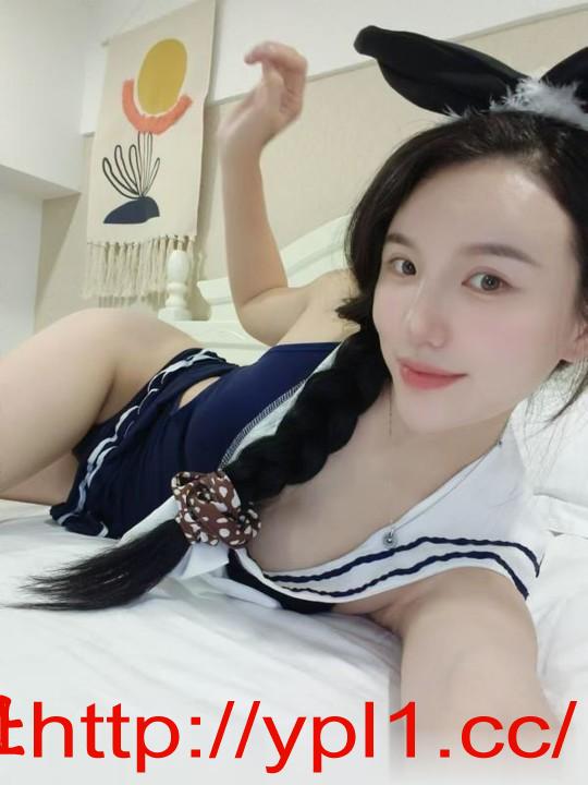 长腿蜜桃臀靓妹