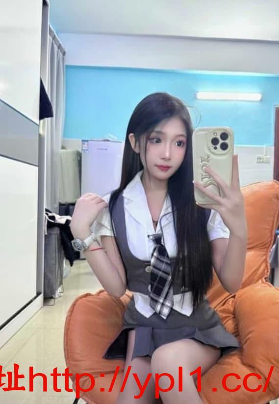 刚玩的小美女口活很棒小穴紧水多