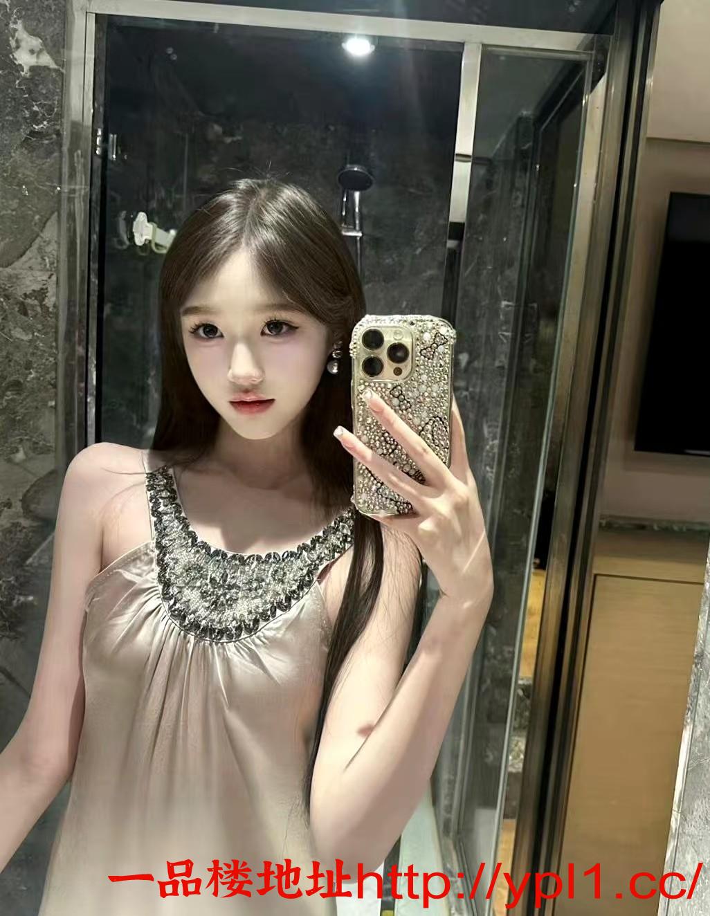 刚下海清纯诱人大胸嫩妹