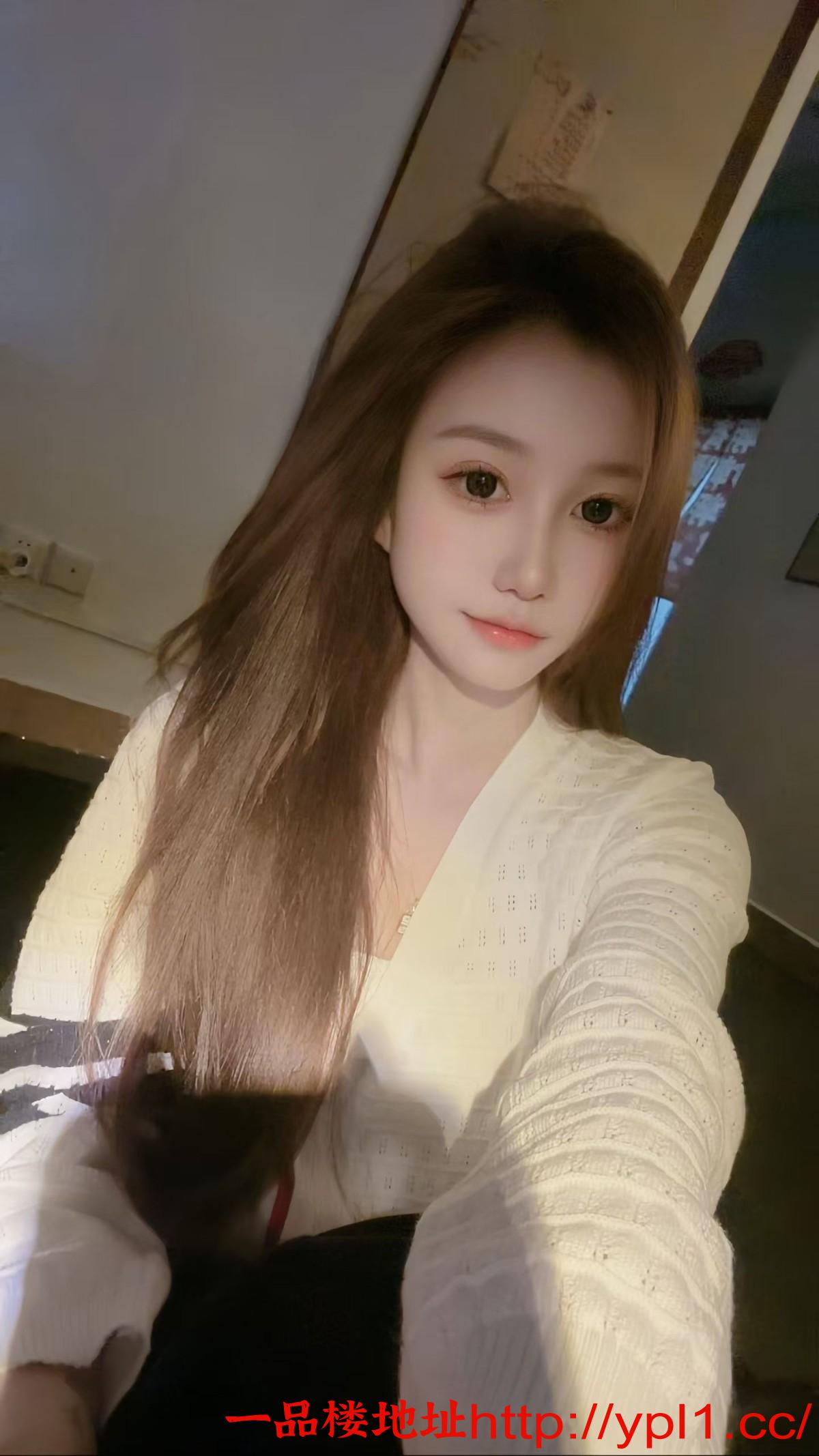 贵州小姐姐鲍鱼肥美多汁非常紧乳房粉润（可上门）