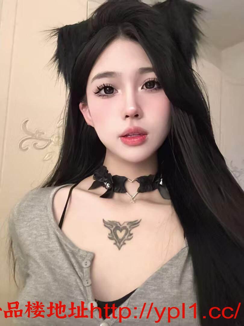 高挑又白褶的极品骚逼情趣丝袜制服诱惑到底