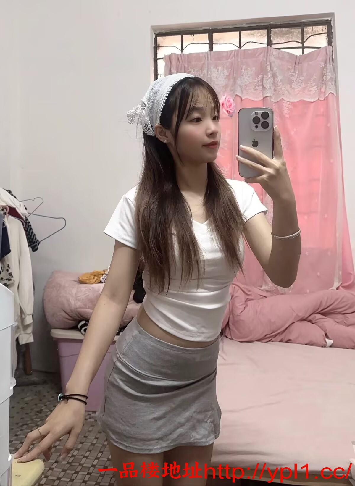 小颜值软萌思思念