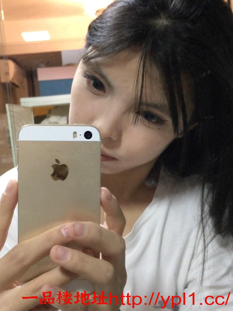 气质女孩性感化身