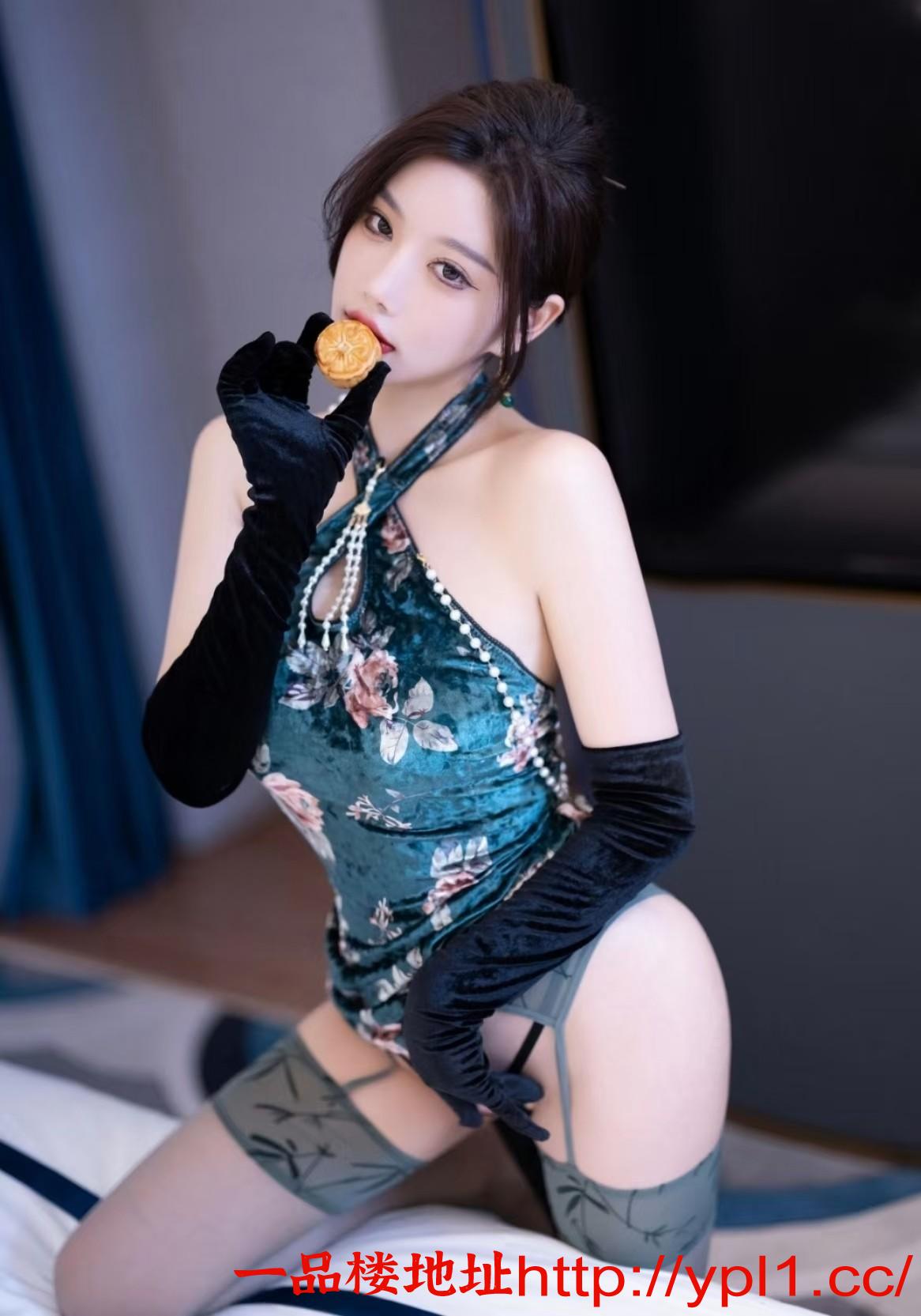 高丽小骚货柜式服务深喉颜射