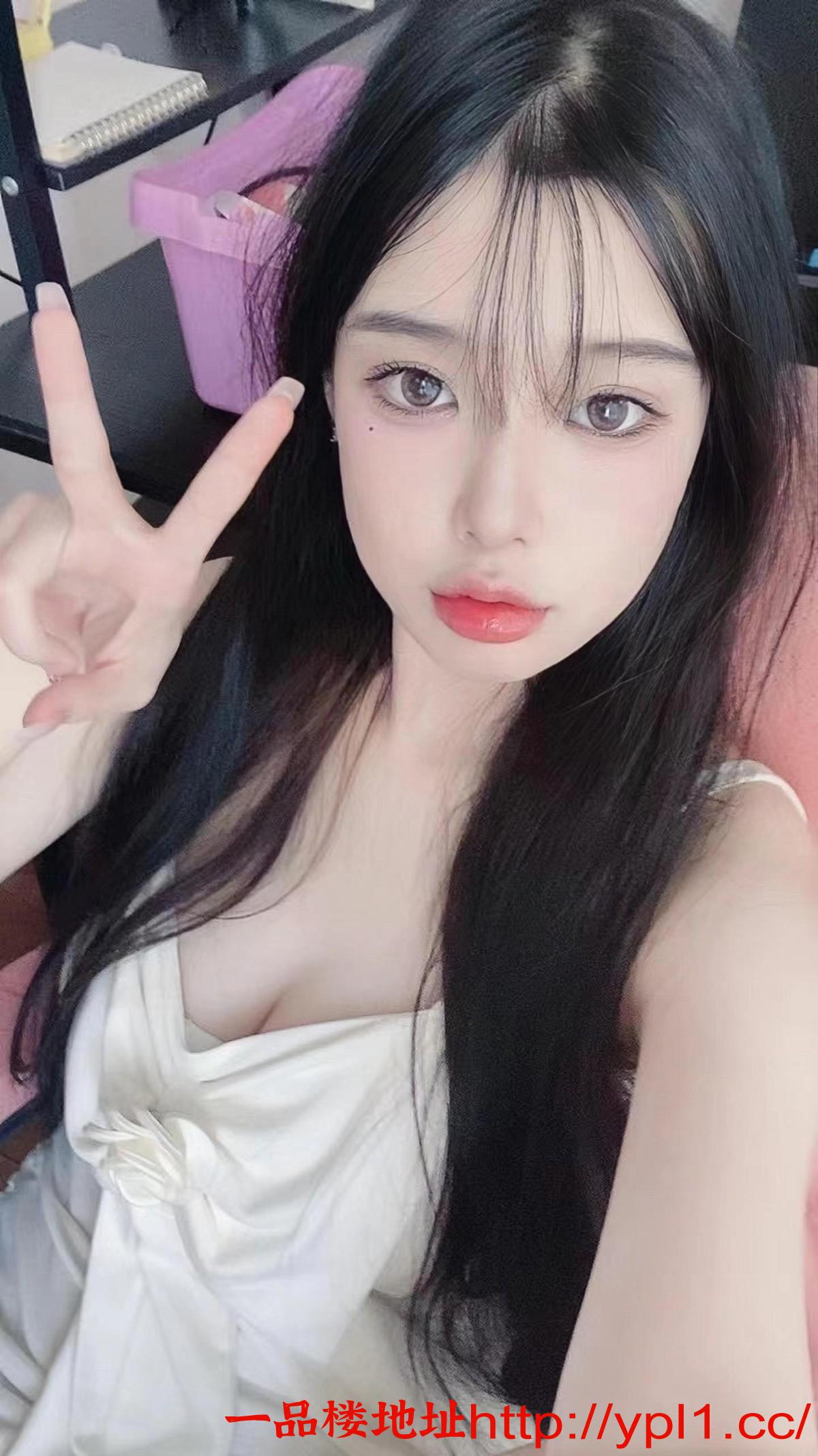 00后校外兼职任操听话颜值高身材好