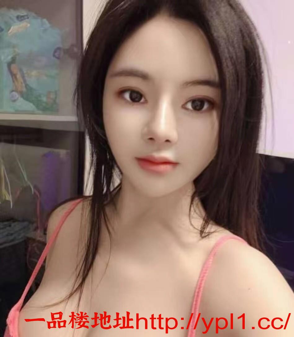 嫩逼美女，奶大不催不事