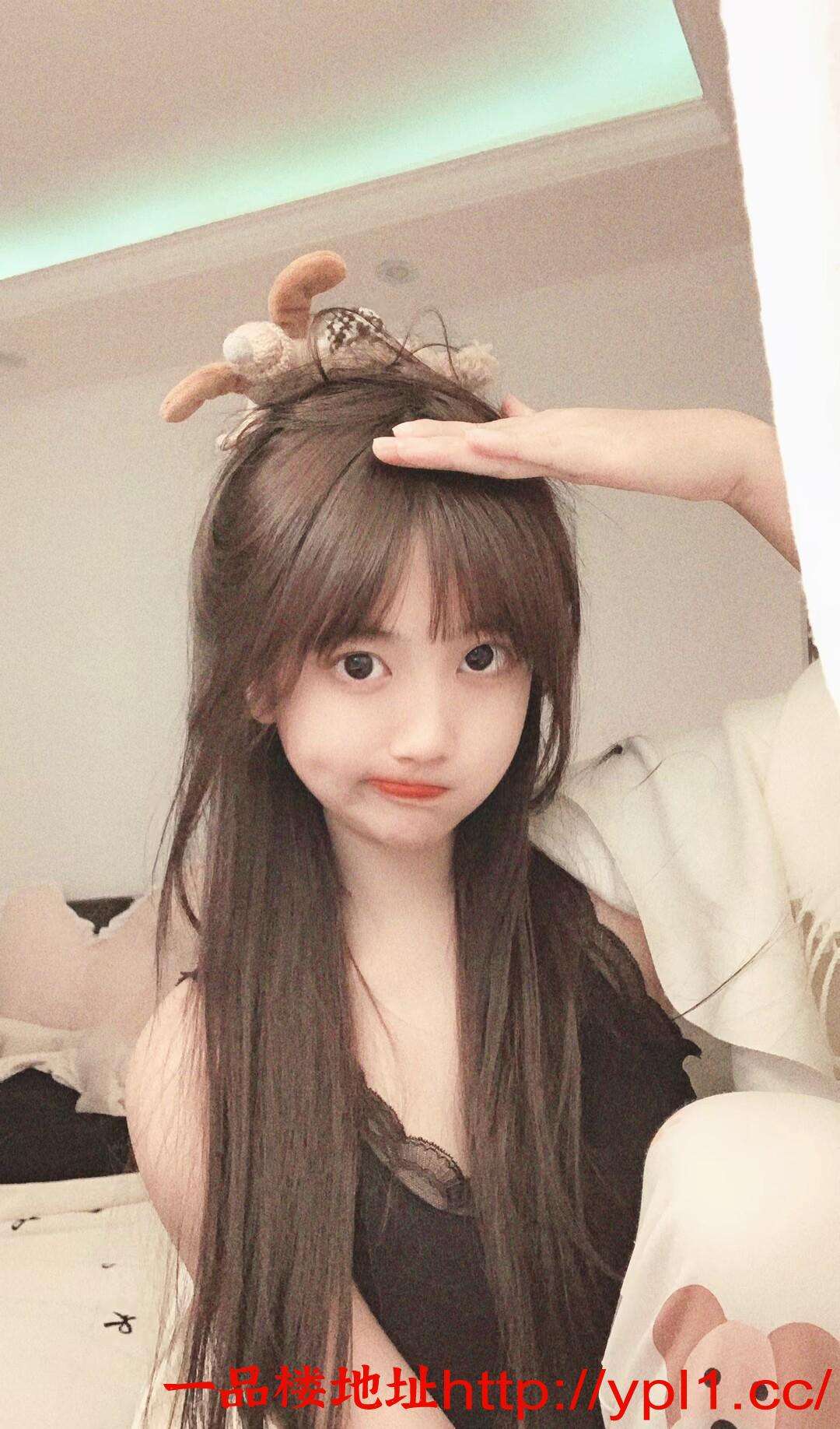 刚出道妹子，奶子坚挺雪白，汁水多