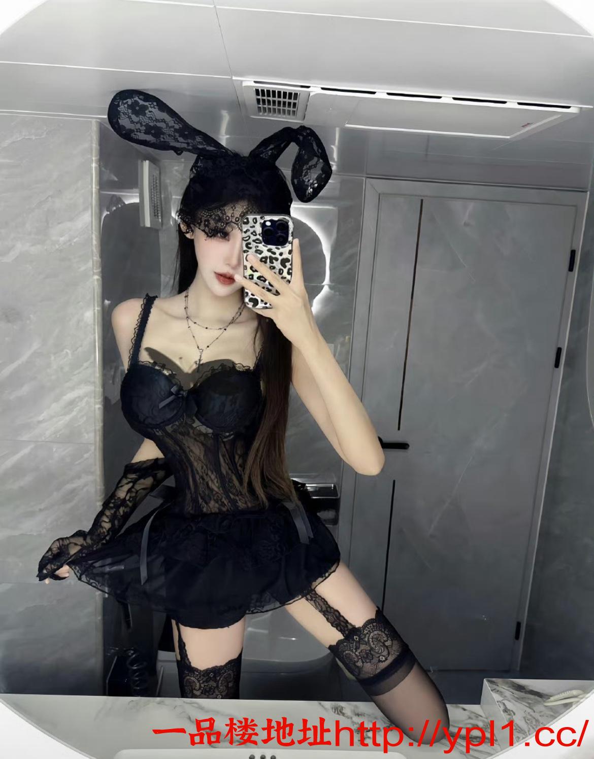 微胖绝美身材的白嫩美少妇