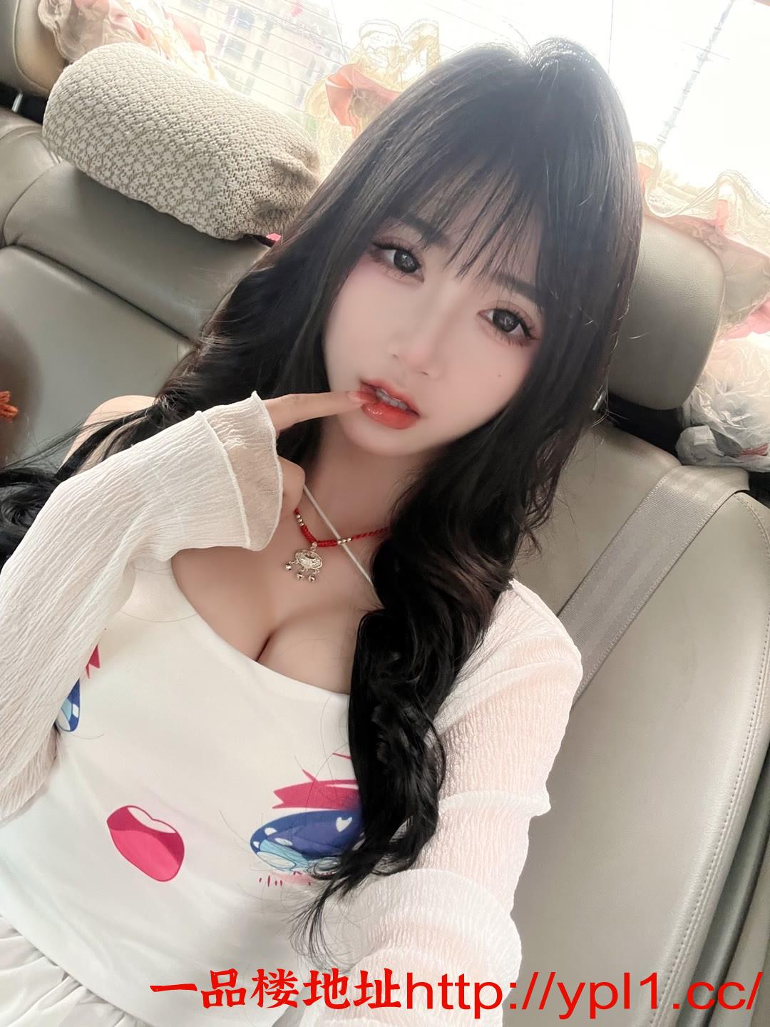 甜美黑丝嫩妹巨乳制服诱惑也外出