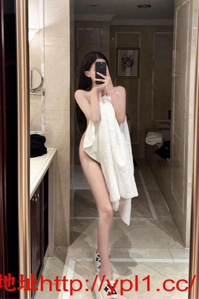 刚出道的妹子 奶子坚挺雪白 体验极佳