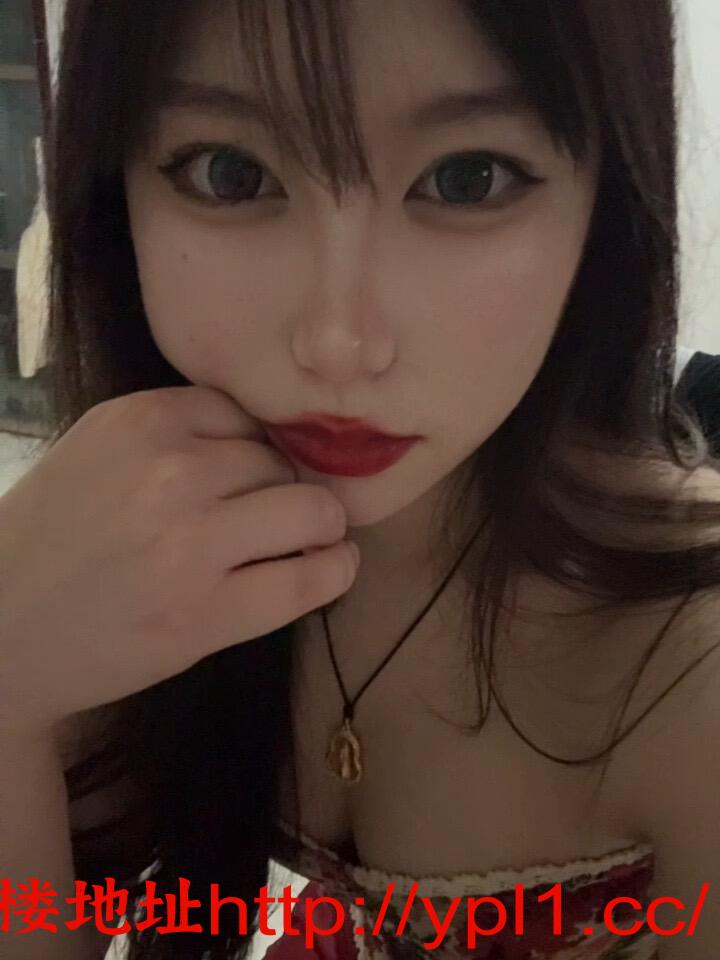 性感胸大圆挺嫩逼边操边喷水