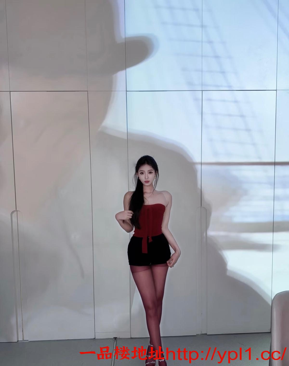 个人兼职胸逼粉紧致水多小姐姐