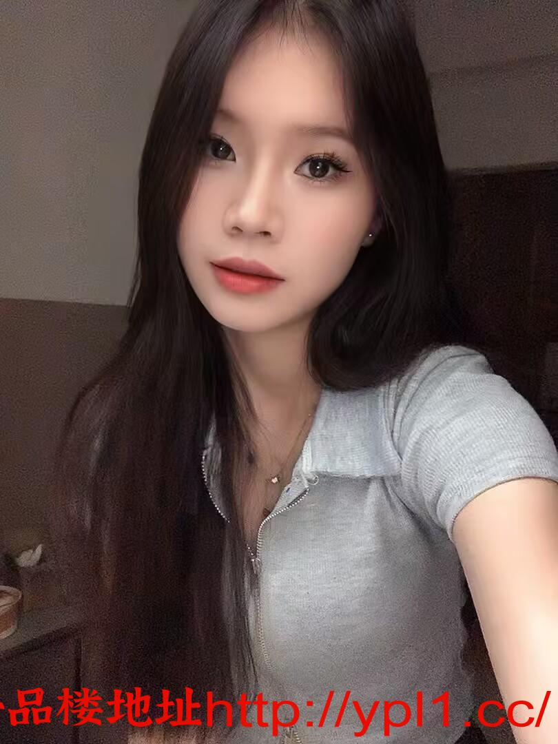 外表清纯服务很棒的小姐姐