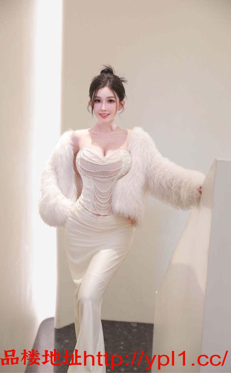 性感小妹三点粉小穴嘴巴很紧