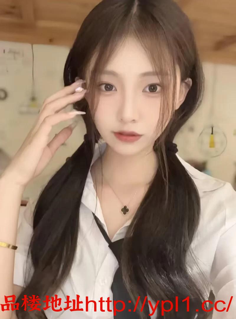 区特别有气质的小妹