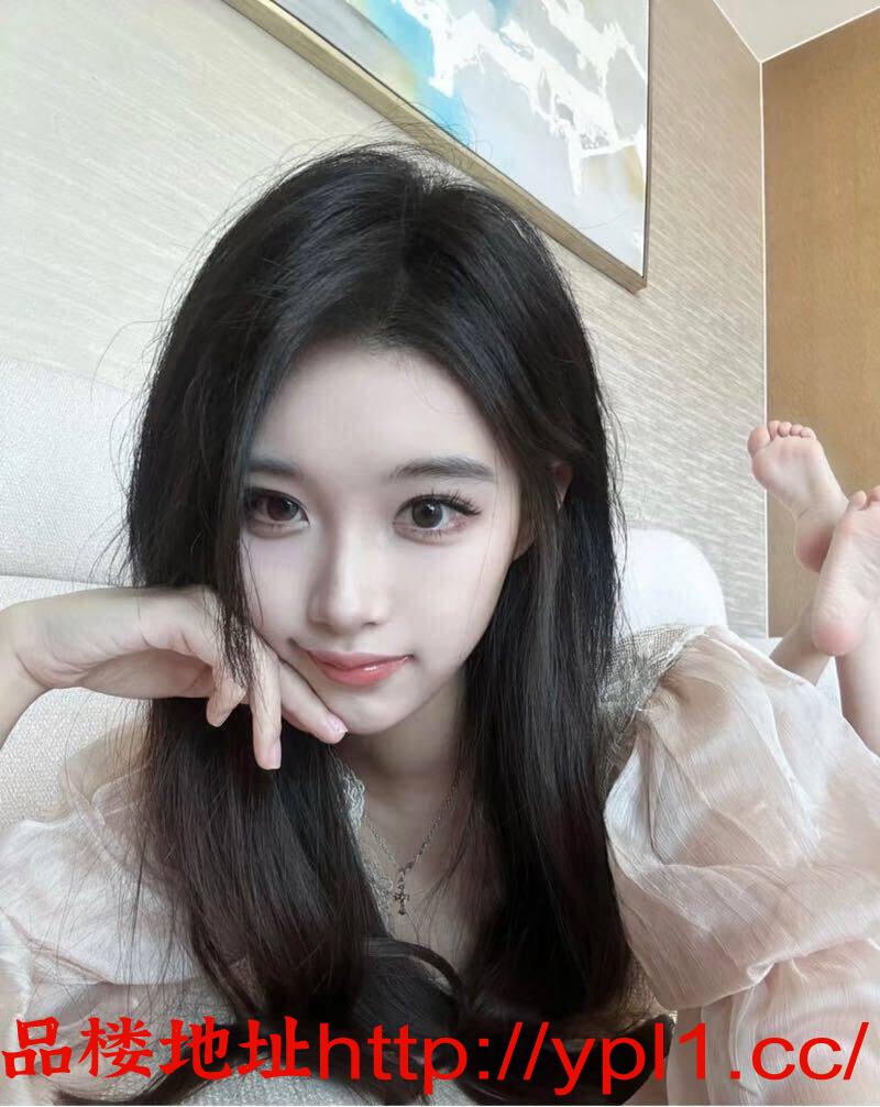 极品嫩妹紧逼水多