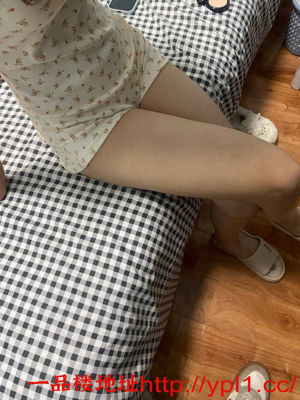 闷骚尤物03年粉嫩鲍鱼学妹