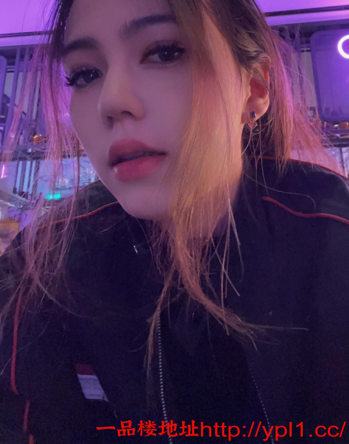 丰乳肥臀细腰御姐