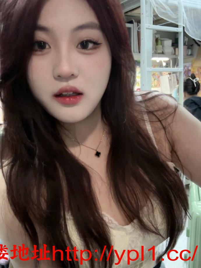 风骚大胸翘臀老师（已体验）