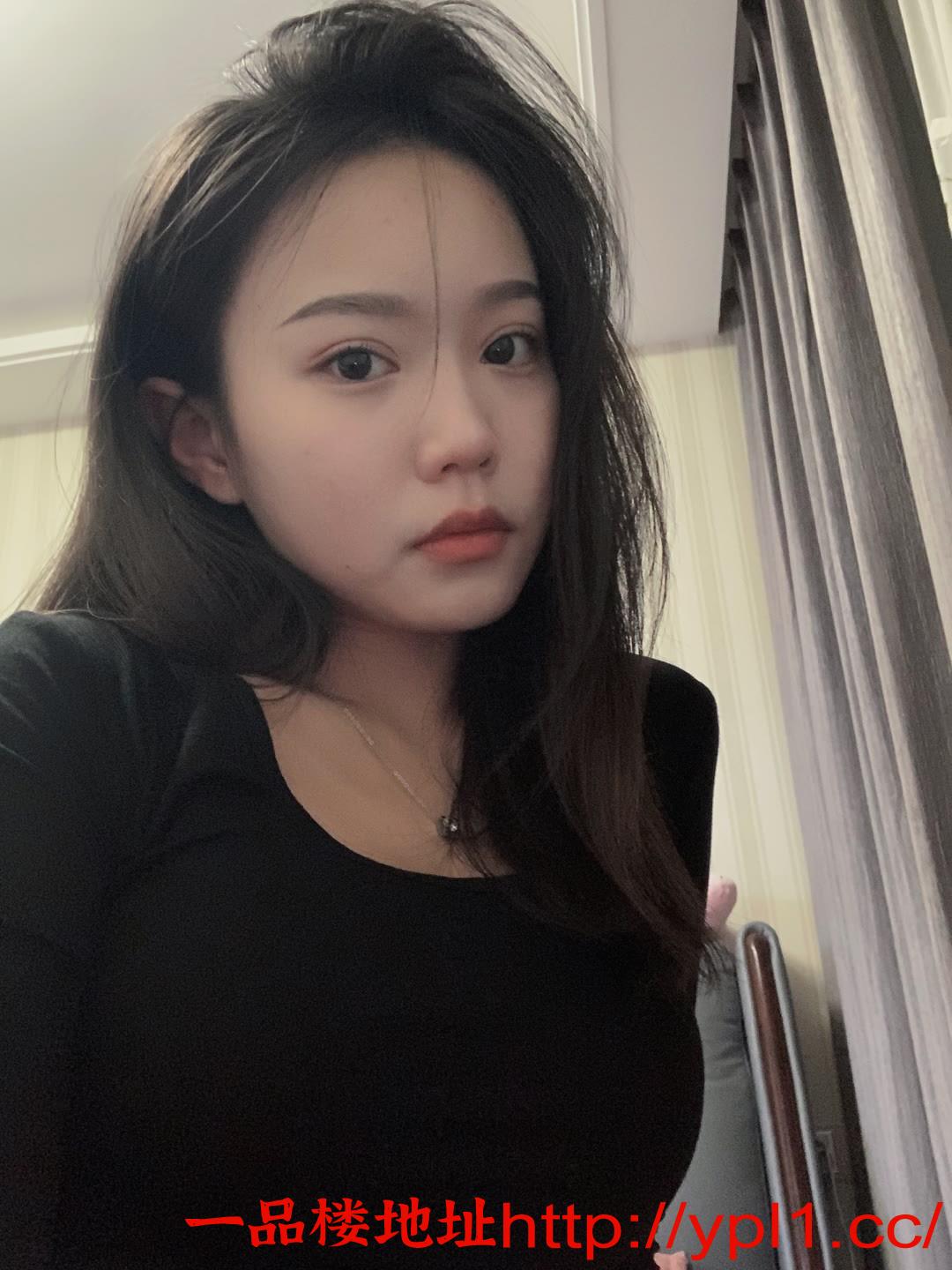 丰满肥臀茉莉姑娘