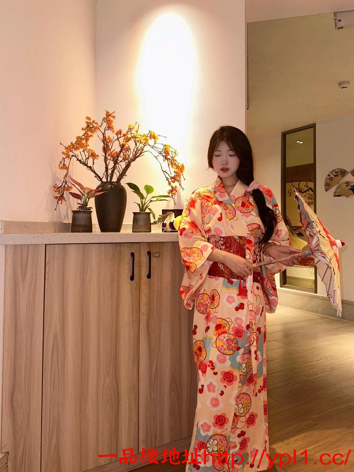 任意角色扮演00后小妹带房兼职