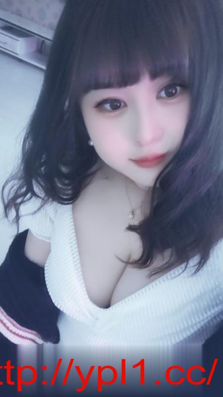 微胖丰满大胸妹