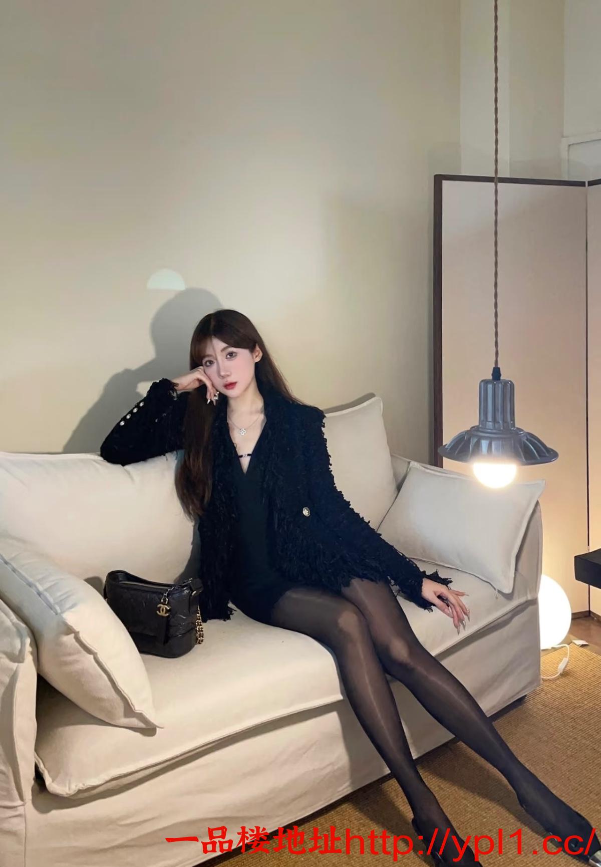 武侯高颜值黑丝长腿模特身材清纯萌妹