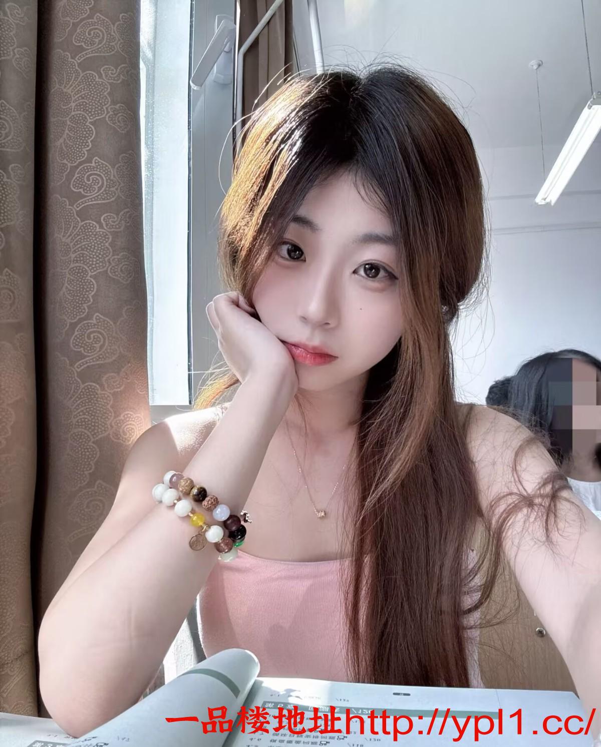 乌市极品04小骚货