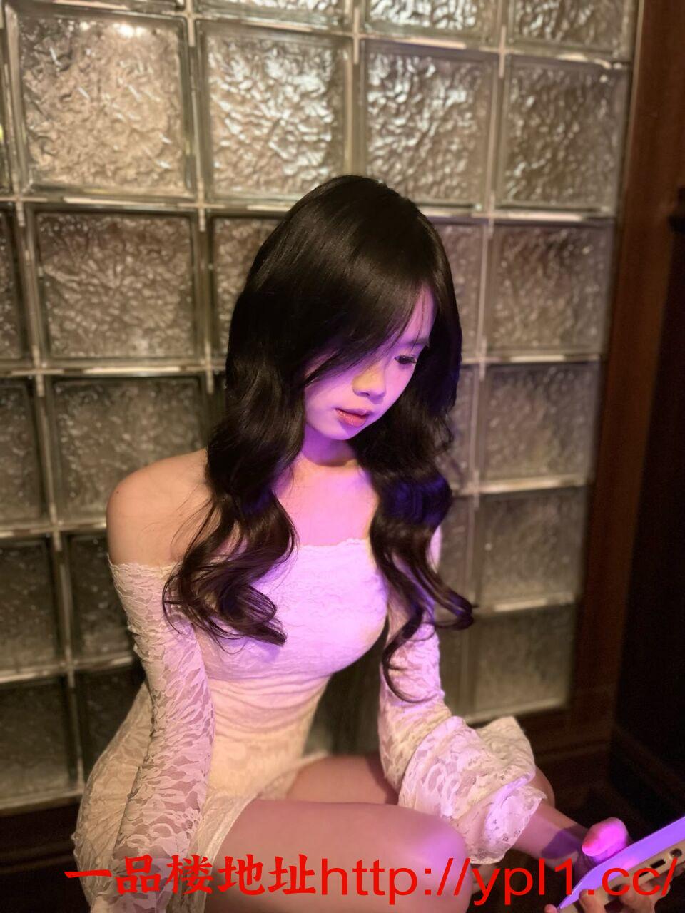 兼职制服御姐翘臀小妹